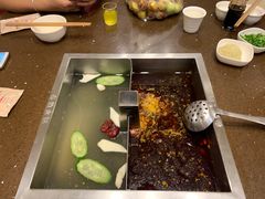 鸳鸯锅-春怡火锅(滨江路上段店)