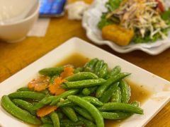 -J Daeng Seafood