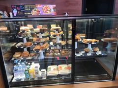 面包甜点陈列柜-星巴克(南宁百货文化宫店)