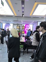 -藤野造型烫染·漂发