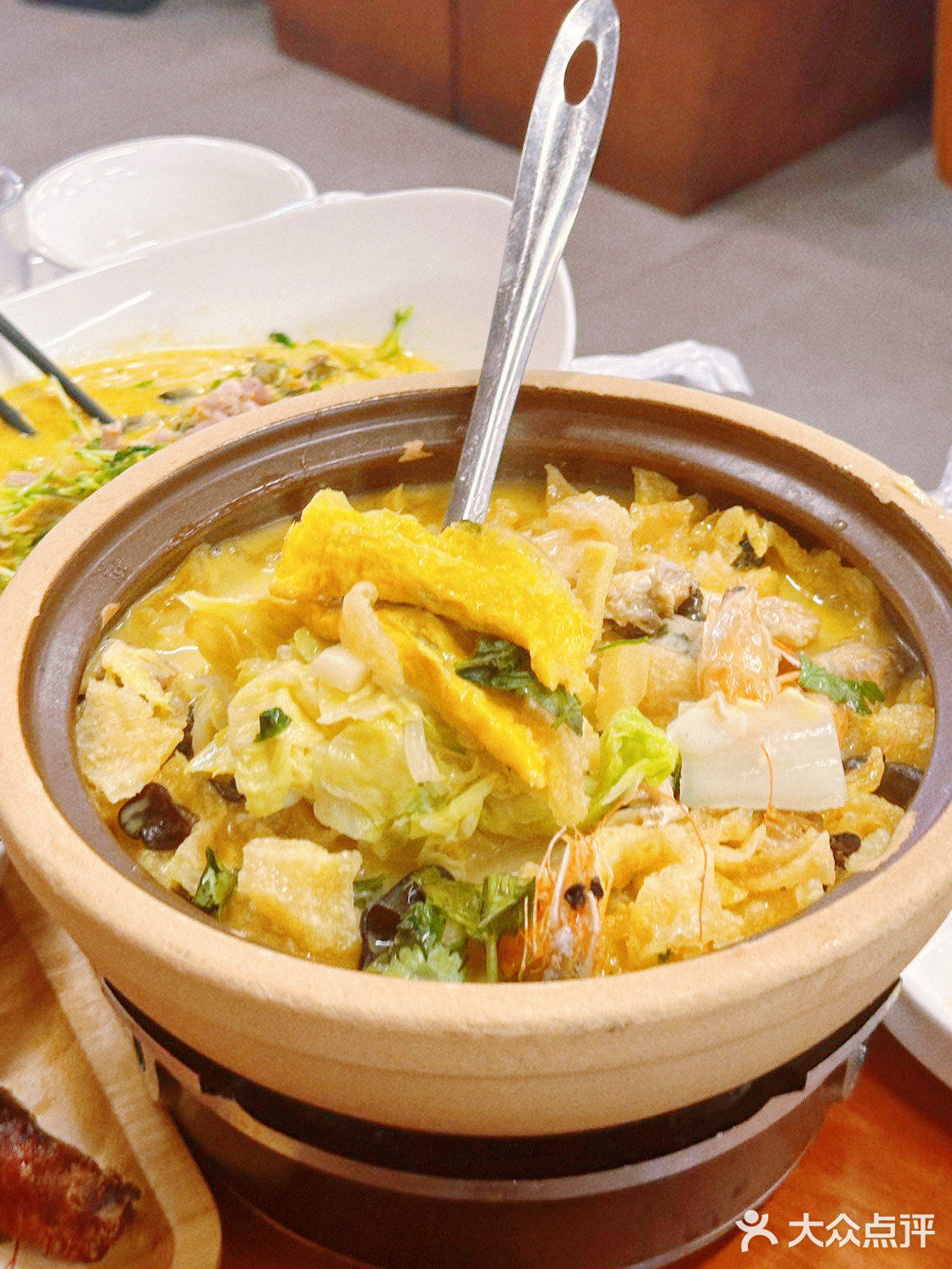 在西湖边，吃一口正宗杭帮菜，不错哦