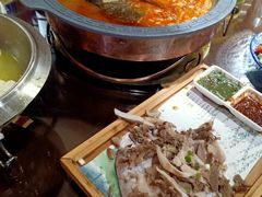 -东口码头·烧鸽子·鱼头泡饼·地方菜(金鹰悦城店)