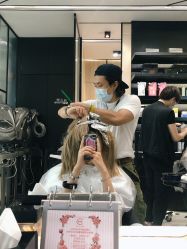 -HAIR CORNER