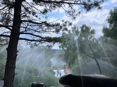 -雪山彩虹谷景区