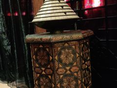 骆驼骨头桌子-Tajine Moroccan塔金摩洛哥中东餐厅