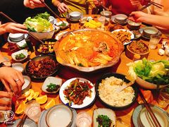 -野山舂·贵州现舂酸汤火锅(鸿通城店)