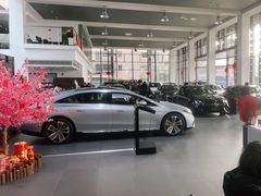 -上海星瀚奔驰4S店(红柳路店)