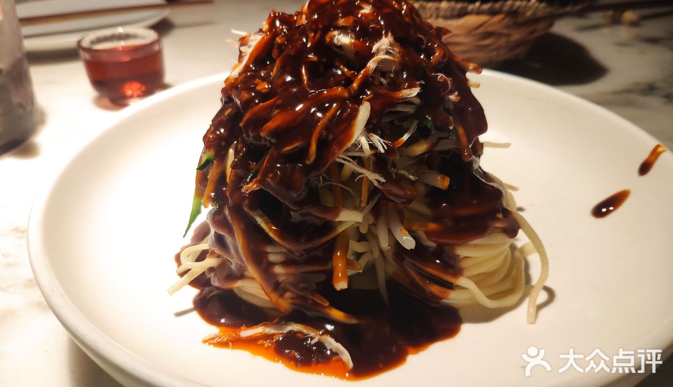 麻麻辣辣的水煮鱼,可可爱爱的梅子酒,闺蜜小聚。