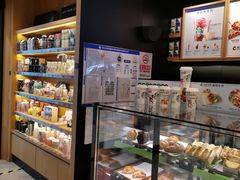 面包甜点陈列柜-星巴克臻选(华堂·新辰汇店)