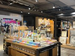 -猫的天空之城概念书店(苏州诚品店)