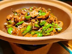 碾辣椒炒肉-吃饭皇帝大土家民族菜(正大广场店)