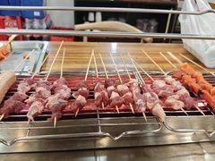 -哈尔滨小酒馆·鲜肉现穿自助烧烤(康新花园店)