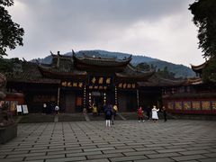 -峨眉山报国寺