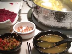 -左庭右院鲜牛肉火锅(浦江欢乐颂店)