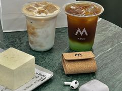 -M Stand(上海人民广场来福士店)