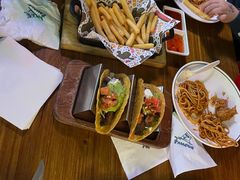 -Famous肥猫墨西哥音乐餐吧(五棵松华熙LIVE店)