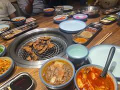 -明洞阿姨·韩式酱蟹烤肉·创意料理(三元桥店)