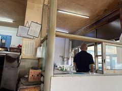 -老字号眼镜子煎包汤包店