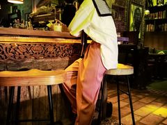 -城墙外BAR