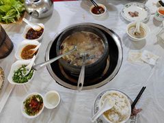 -鲁朗纳麦石锅鸡庄园