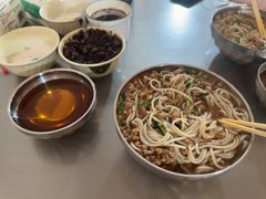 -正宗杨记普洱酸醋米线(总店)