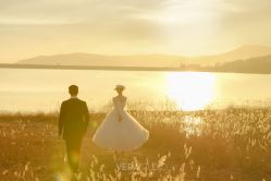 -至臻微拉婚纱摄影