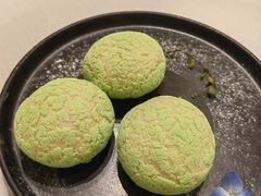 酥皮翡翠山楂包-富淳饭店(世纪公园店)