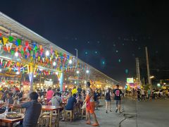 -席娜卡琳火车铁道夜市