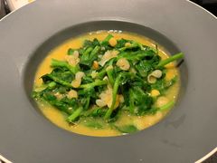 豌豆黄浸豌豆尖-半山腰·云南菜(侨福芳草地店)