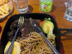-豪客嘉族·麦尼顿西餐厅(乐福天下店)