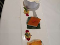 杏仁茶拼桂花糕拼榴莲酥-海逸海鲜酒家(古北店)