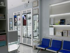 -光明眼镜·蔡司授权(徐泾店)