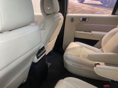 -理想汽车(世纪汇店)