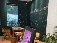 -Mark&Mars Restaurant