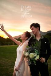 -雪中彩影婚纱摄影·微光艺术中心