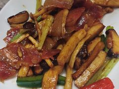 腊肉炒三菇-四道菜·福建菜馆(新街口金鹰店)