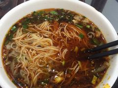 -牛一嘴·兰州牛肉面·大盘鸡(财富中心店)