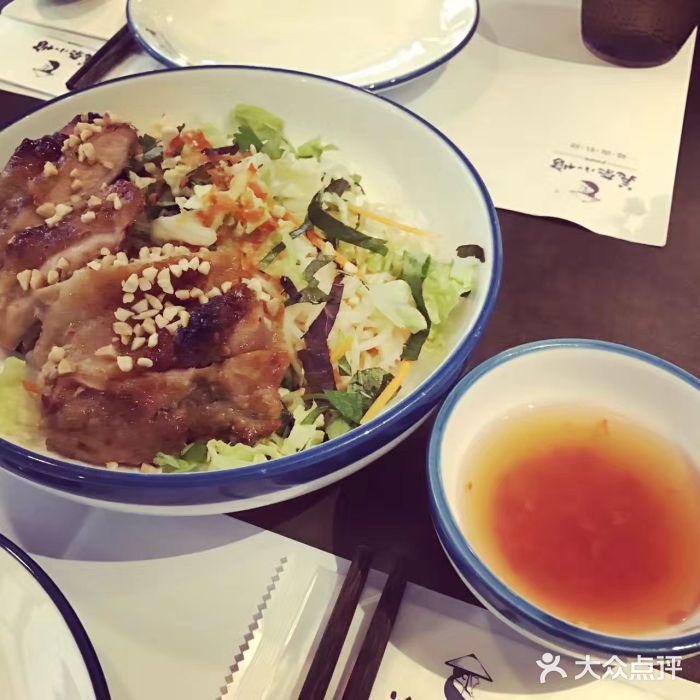 美奈小馆·越南料理(福田星河COCO Park店)香茅烤鸡肉捞檬粉图片