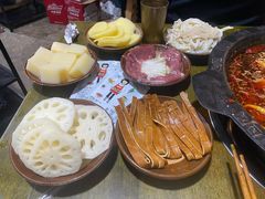 -黄潇洒老火锅(九眼桥宏济巷店)