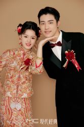 -现代经典婚纱摄影