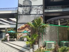 -前滩太古里木区停车场