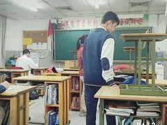 -北京市海淀外国语实验学校