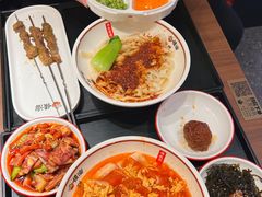 -顺溜·手工刀削面·黑金店(铜锣湾店)