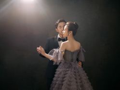 -雪中彩影婚纱摄影·微光艺术中心