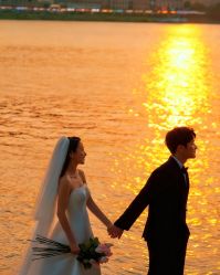 -喜爱高定婚纱摄影