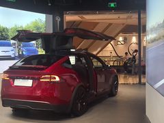 -TESLA 特斯拉(上海太古汇体验店)