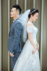 -现代经典婚纱摄影