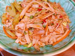 -包整·丝娃娃(一览甲秀楼风景店)