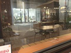 -必胜客(上海华谊新所店)