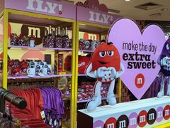 -m豆巧克力世界(上海世茂广场店)